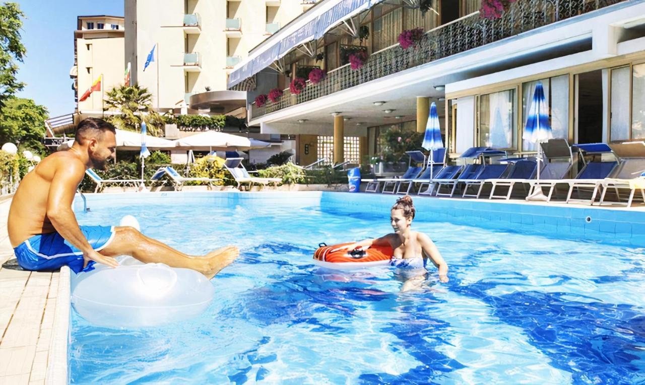 Hotel Spiaggia Gatteo a Mare Esterno foto