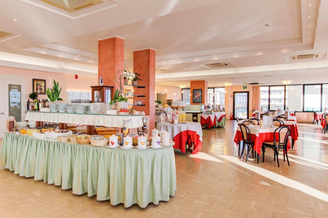 Hotel Spiaggia Gatteo a Mare Esterno foto