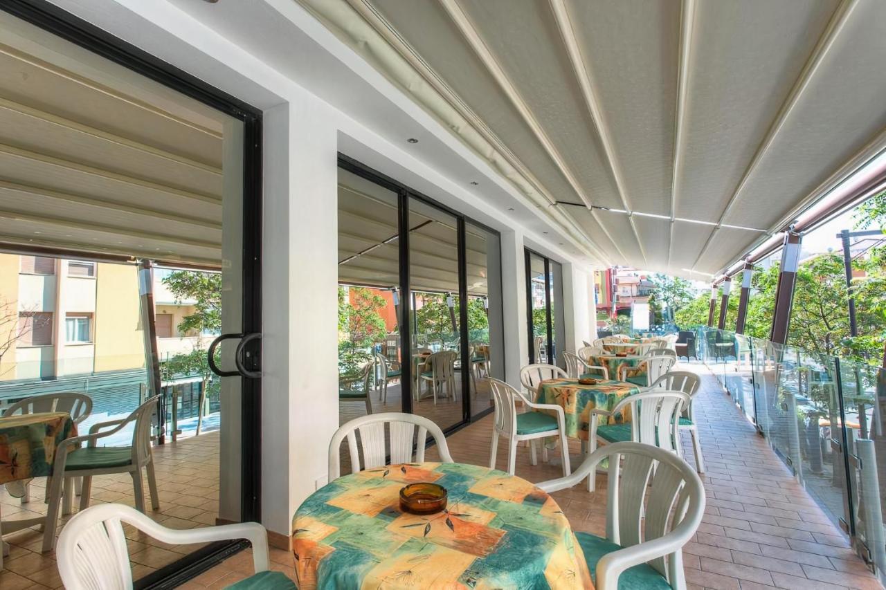 Hotel Spiaggia Gatteo a Mare Esterno foto